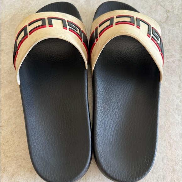 Gucci Men’s Slide Sandal - Picture 3 of 4